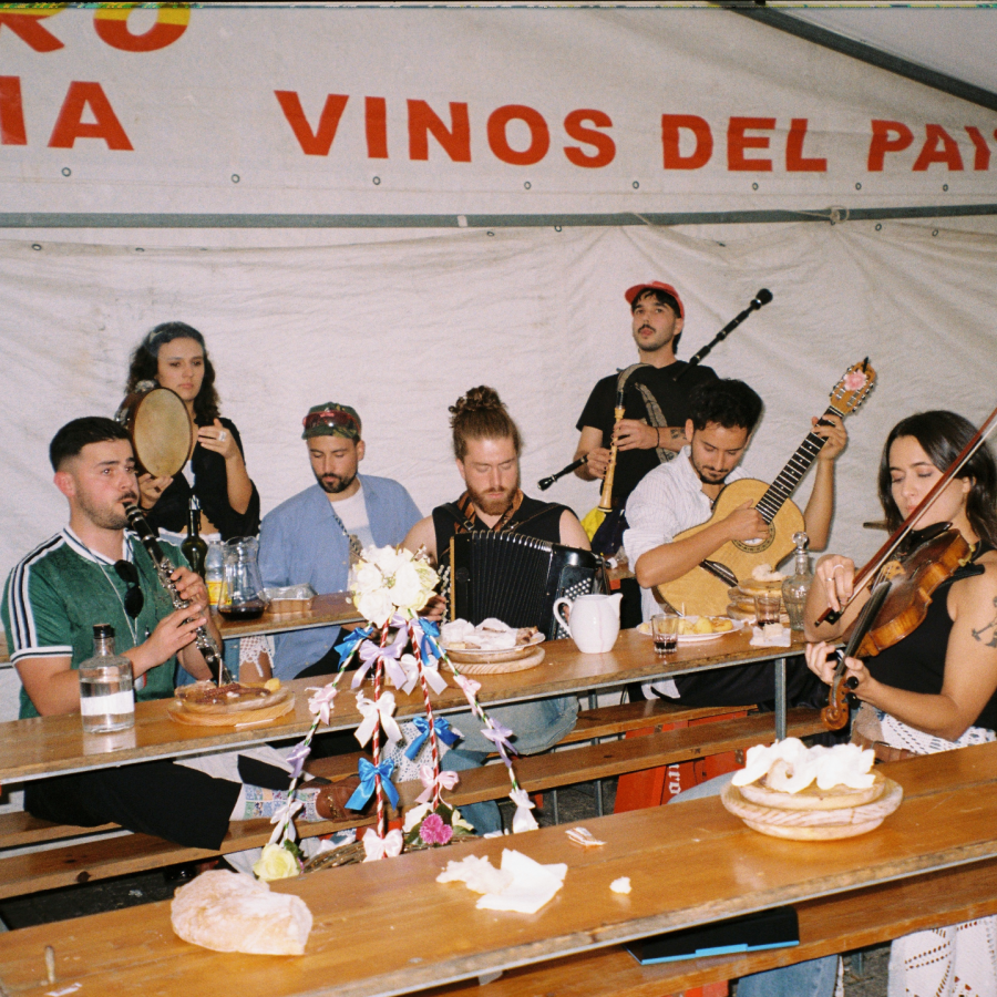 De Ninghures lleva su música a Carballo