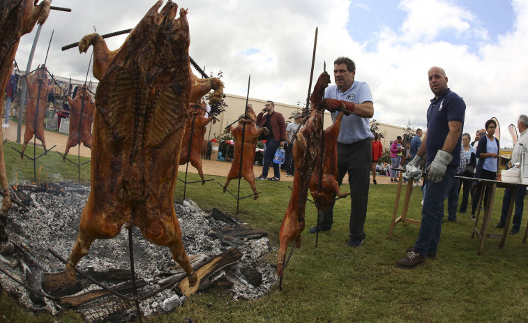 Santiago Apóstol, Festa do Cochiño, Caldo de Riola o la Santa de Muíño, citas en la Costa da Morte