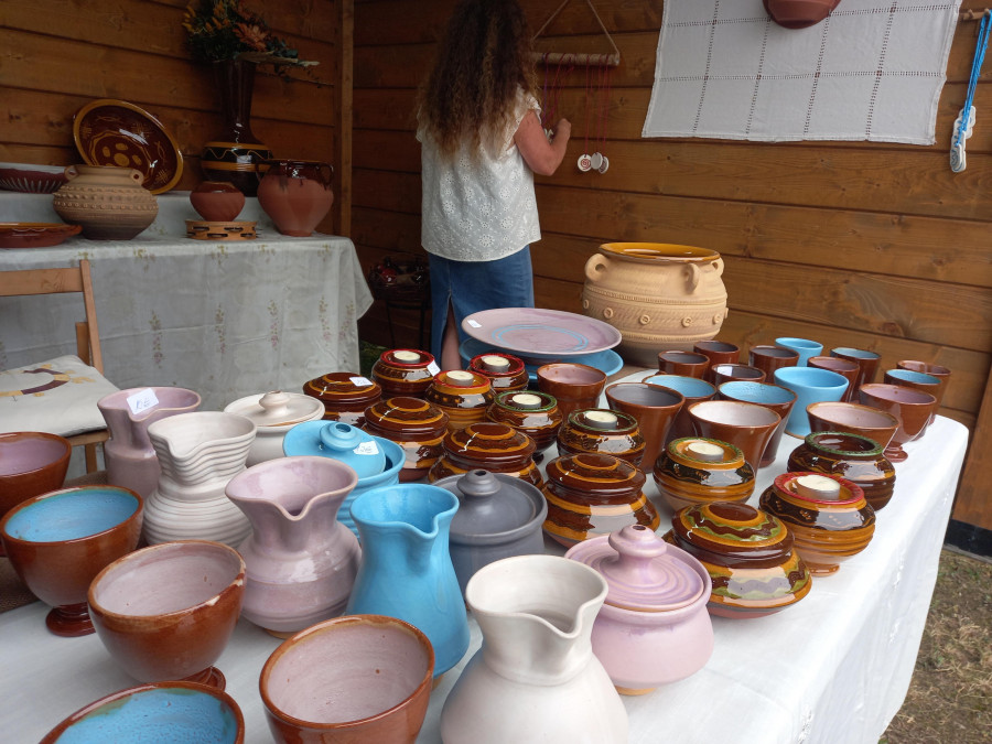 Demostraciones al torno y música, protagonistas de la Mostra de Olería de Buño