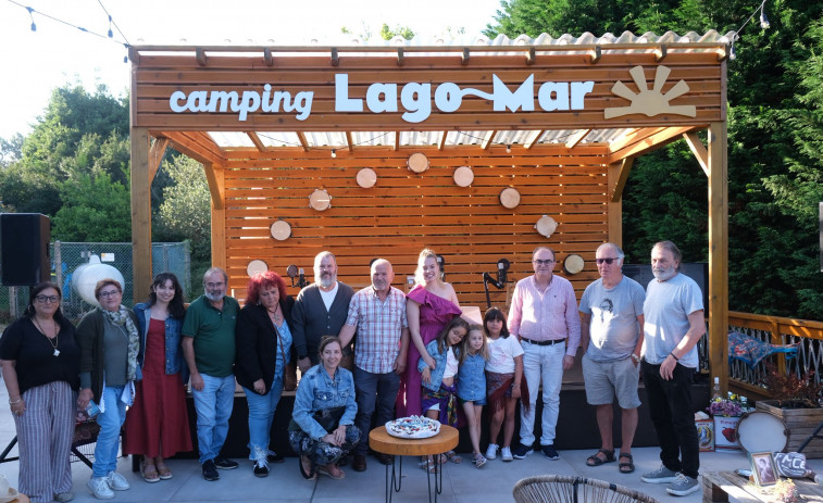 Homenaje a la cantareira Eva Castiñeira en el camping Lago-Mar de Muxía