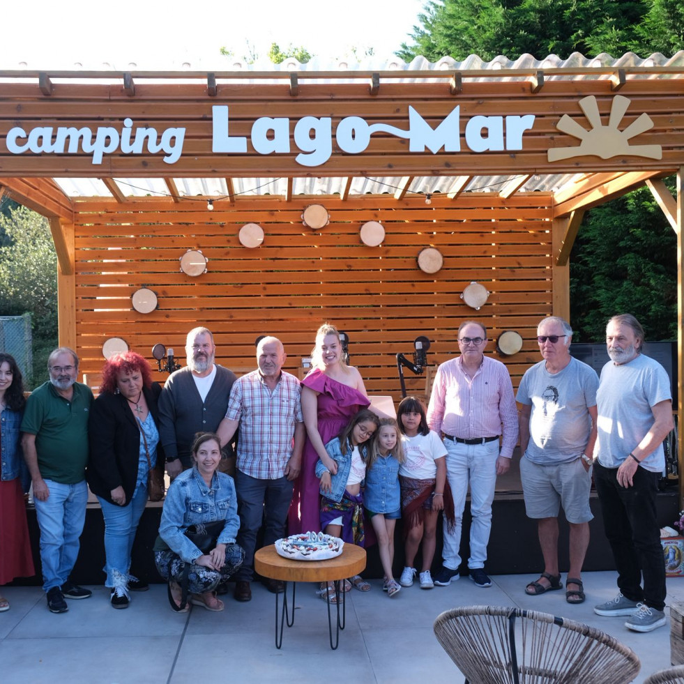 Homenaje a la cantareira Eva Castiñeira en el camping Lago-Mar de Muxía