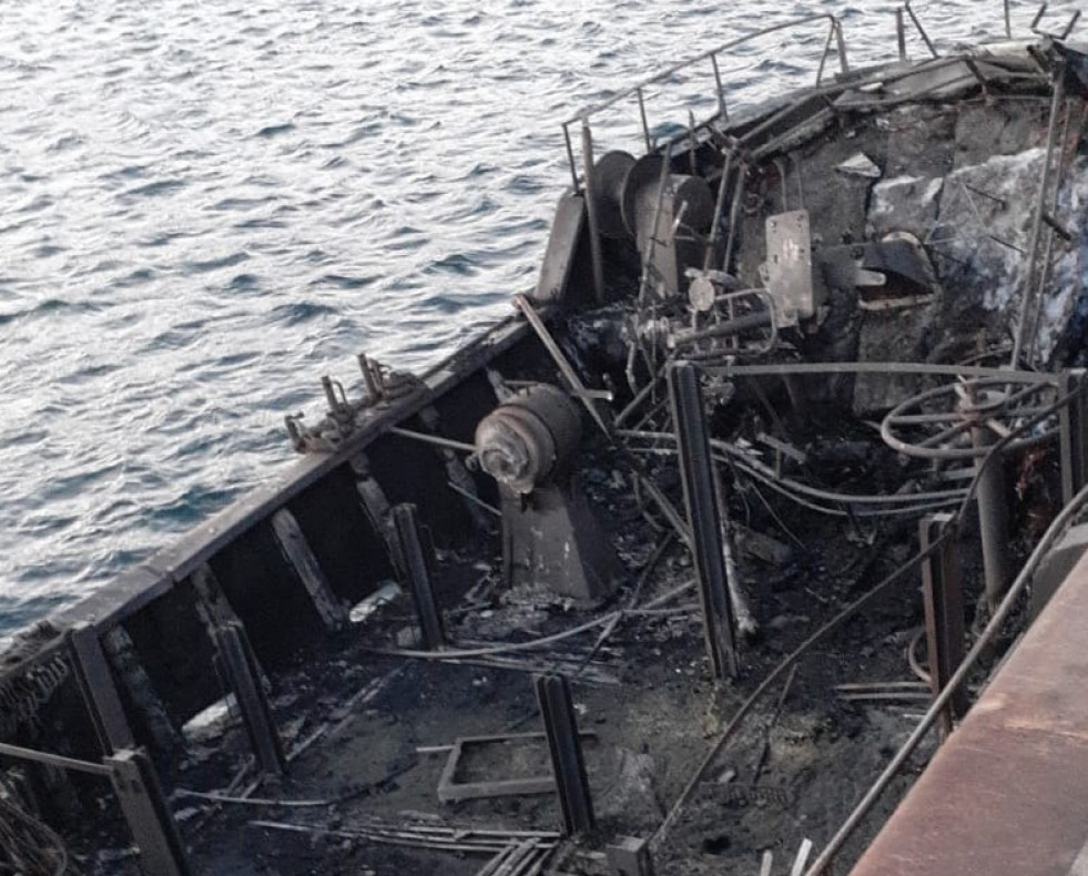 Incendio de un barco en Cee @ Consorcio Provincial Contraincendios e Salvamento A Coruña (3)