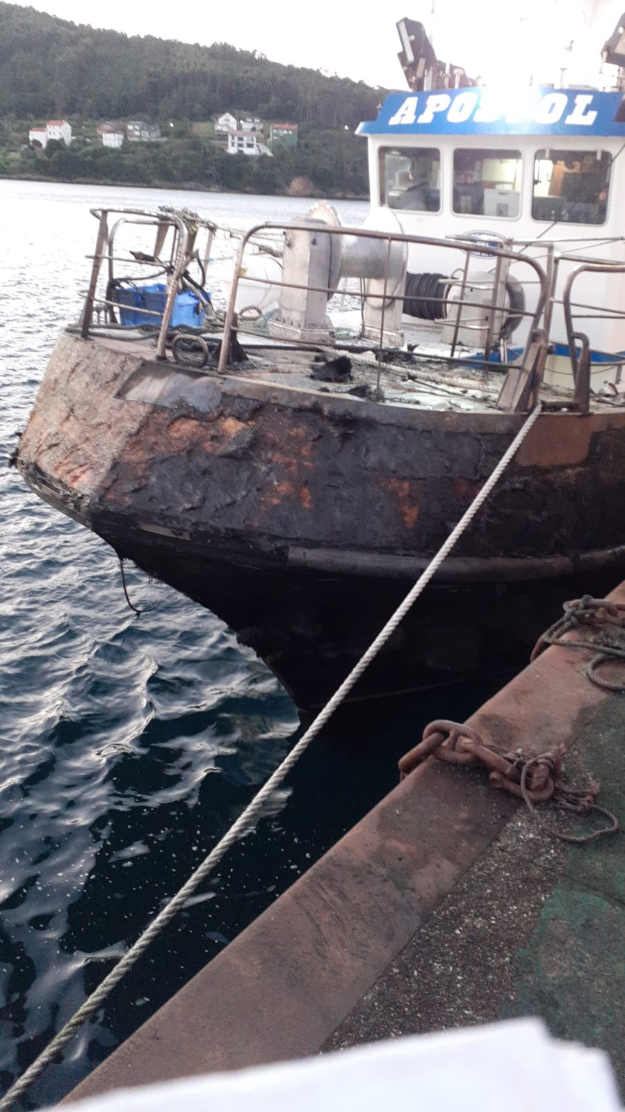 Incendio de un barco en Cee @ Consorcio Provincial Contraincendios e Salvamento A Coruu00f1a (1)
