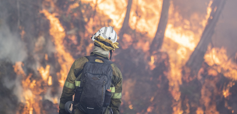 Detenidos dos vecinos de Dumbría por provocar ocho incendios forestales en la Costa da Morte
