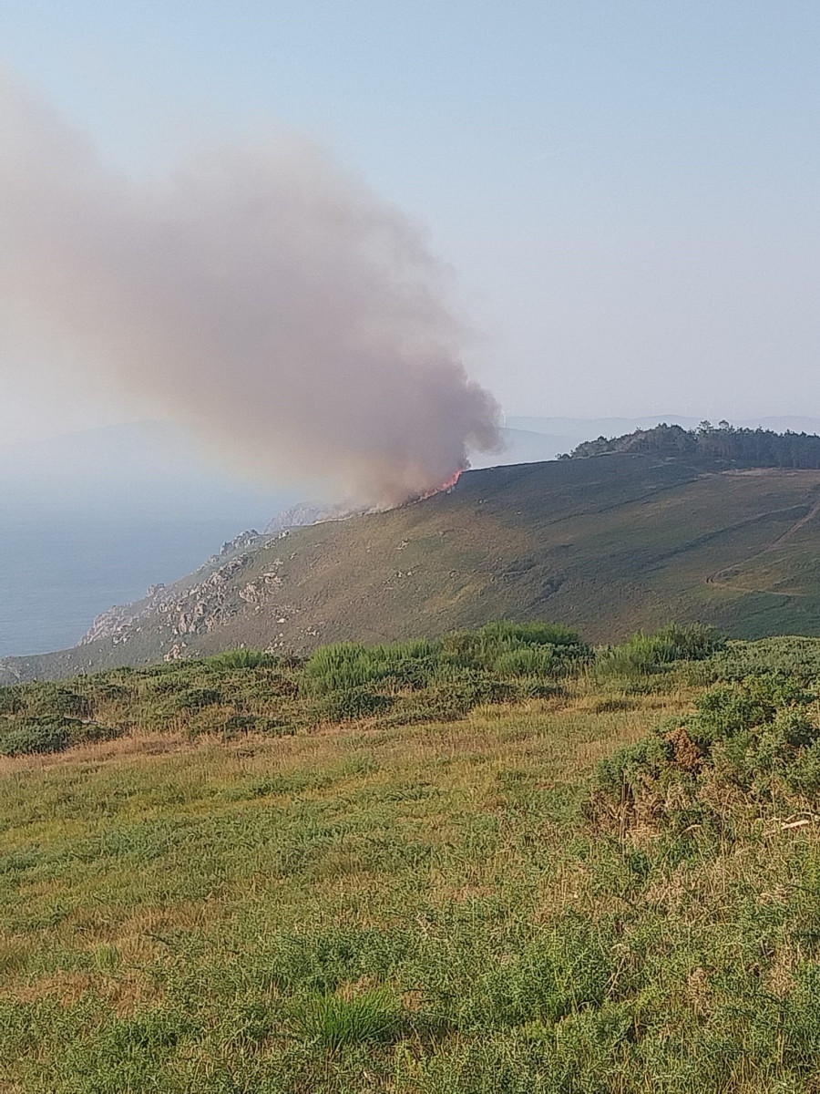 Incendio forestal en O Monte da Nave de Fisterra