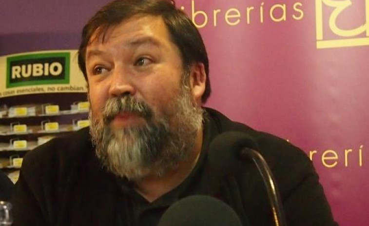Francisco Caamaño recibe la distinción de Hijo Predilecto del Concello de Cee