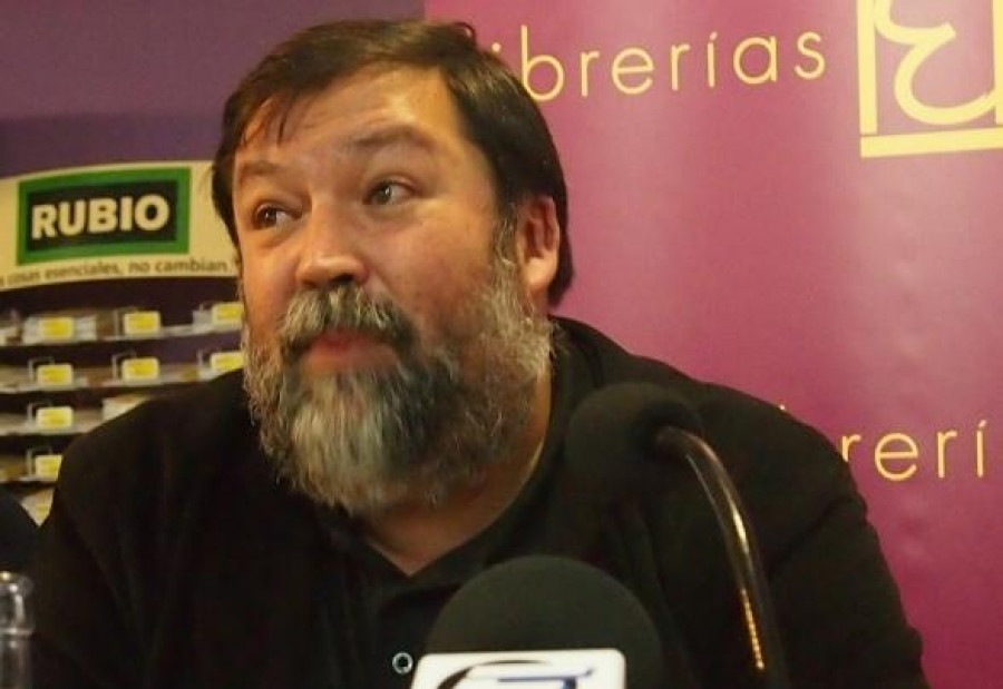 Francisco Caamaño recibe la distinción de Hijo Predilecto del Concello de Cee