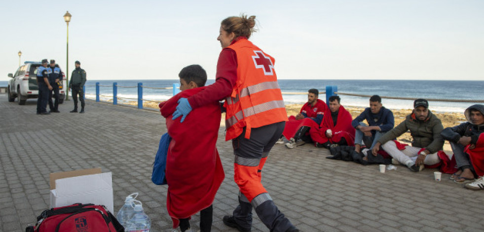 Comienzan este lunes el traslado de Canarias a la Península de los menores migrantes