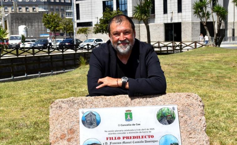 Cee reconoce a Francisco Caamaño como hijo predilecto y “un dos mellores espellos onde mirarse”
