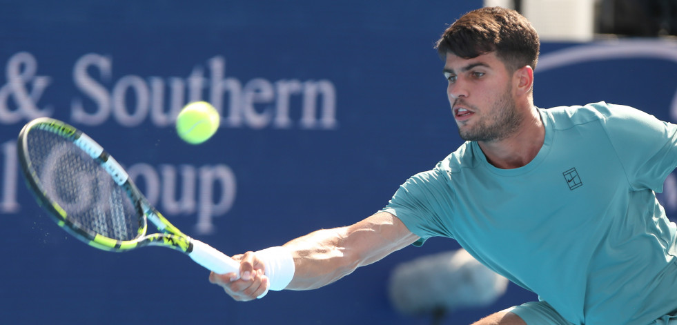 Alcaraz duda ante Dzumhur en su regreso, pero avanza en Cincinnati