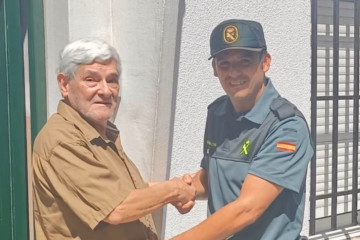 Visita guardia civil carballo