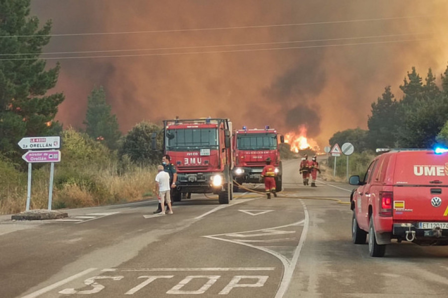 Muere un voluntario que trabajaba en el operativo del incendio de Molezuales entre Zamora y León
