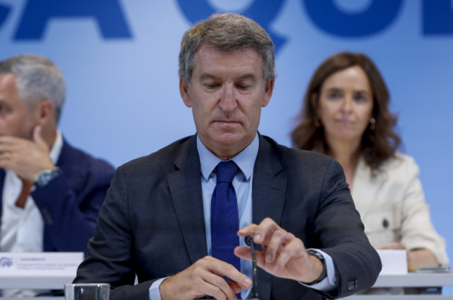 Feijóo culpa a Sánchez de que España no fuese invitada a la cumbre sobre Ucrania