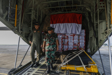PersonalmilitarembarcalotesdeayudaparaGaza