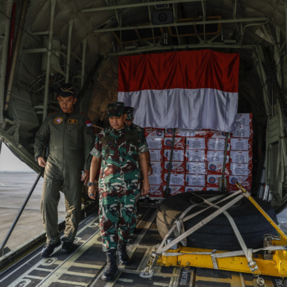 PersonalmilitarembarcalotesdeayudaparaGaza