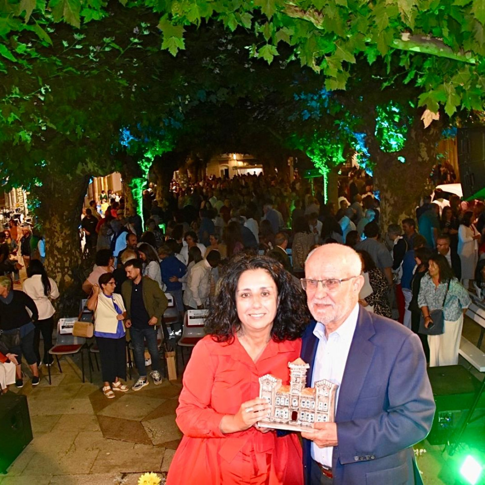 Oliete recuerda en su pregón de A Xunqueira sus 52 años de “bendita locura” en Cee