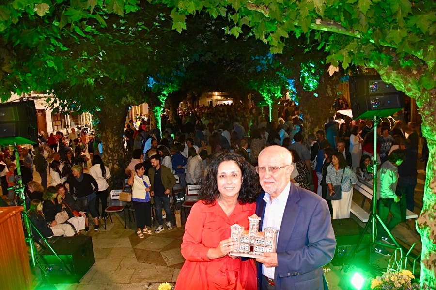 Oliete recuerda en su pregón de A Xunqueira sus 52 años de “bendita locura” en Cee
