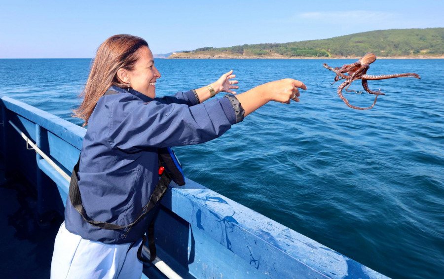 La conselleira do Mar pone en valor el trabajo y compromiso de los Gardacostas de Galicia