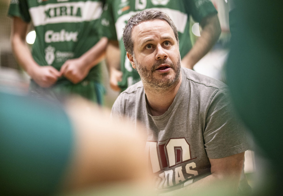 El Basket Xiria renueva la confianza en Héctor Méndez