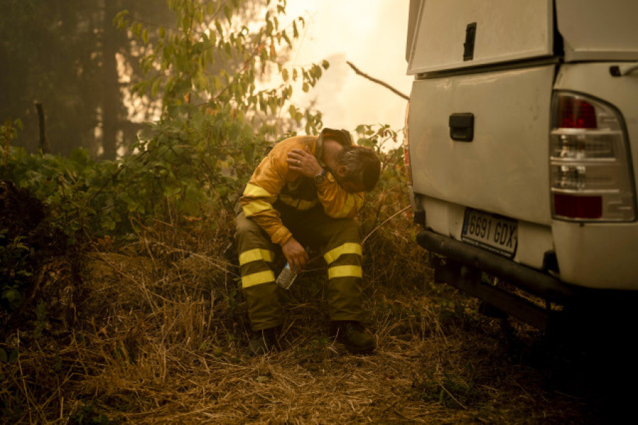 El bombero forestal que murió anoche en León era originario de Ourense y tenía 57 años