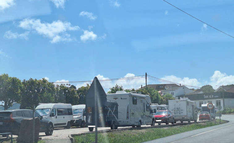 PP y BNG reclaman una ordenanza para regular las autocaravanas en Camariñas