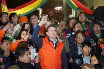 EuropaPress 6906092 paz aug 18 2025 bolivian presidential candidate rodrigo paz pereira front speaks