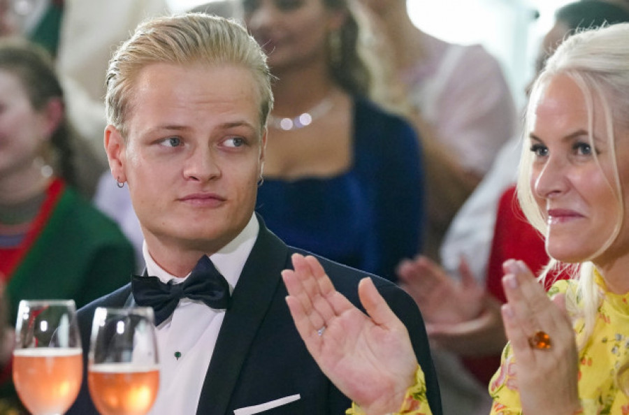 La Fiscalía noruega acusa al hijo de la princesa Mette-Marit de cuatro violaciones