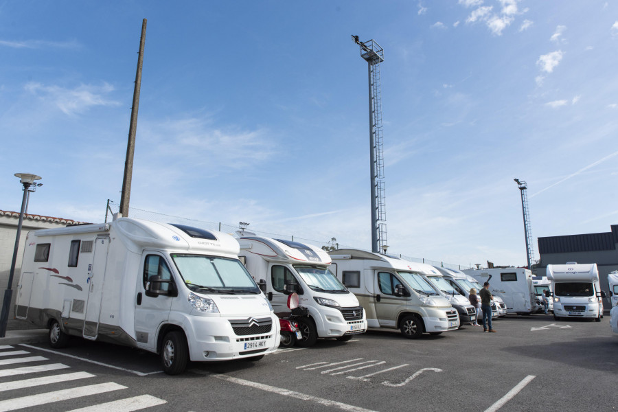 Camariñas lleva a la CMAT una ordenanza común para regular el estacionamiento de caravanas