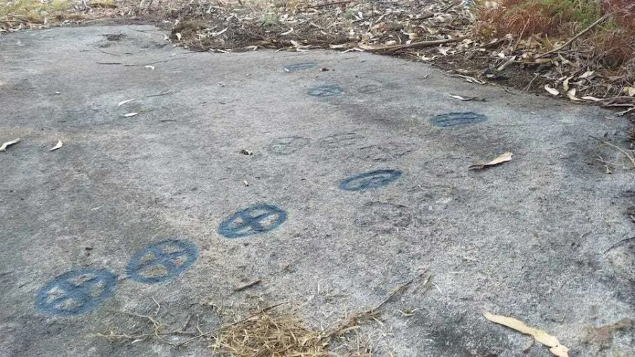 Vandalizan los petroglifos da Regadiña, en Corme