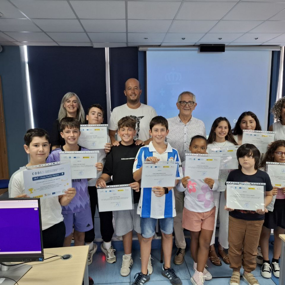 Medio Centenar de jóvenes en los campamentos digitales de Carballo