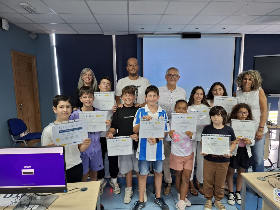 Medio Centenar de jóvenes en los campamentos digitales de Carballo